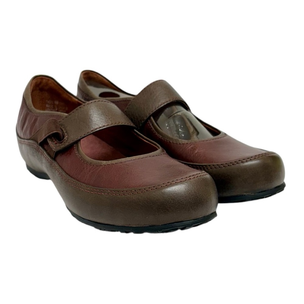 Clarks Artisan two tone brown slip on Mary Jane shoes sz 6.5 new